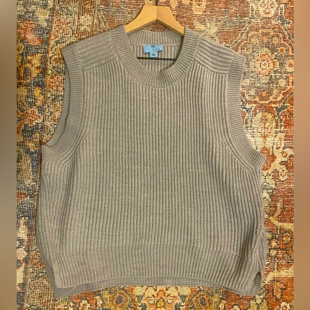 CeCe Grey Sweater Vest Size L NWOT